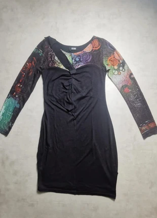 Robe noire manches longues imprimées - style Desigual - taille M - Très Bon erat, marque: Vintage Dressing, état: Très bon état, taille: M / 38 / 10, 8,00 €, 9,10 € Protection acheteurs incluse