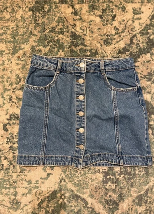 Pull&Bear Denim Skirt with Button Front, merk: Pull & Bear, staat: Heel goed, maat: M / 38 / 10, € 2,50, € 3,33 inclusief Kopersbescherming