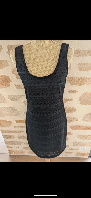 Robe noir dentelle - photo numéro 6