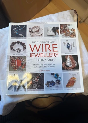 The Encyclopedia of Wire Jewellery Techniques – Sara Withers, condition: Good, £4.00, £4.62 includes Buyer Protection