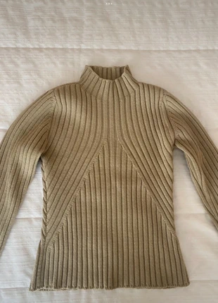 Pull côtelé, marke: Melt, zustand: Sehr gut, größe: M / 38 / 10, 9,00 €, 10,15 € inklusive Vinted-Käuferschutz