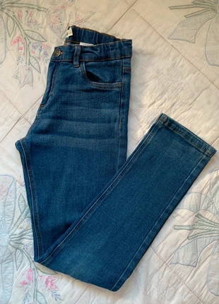 Vaquero Unit, merk: Unit, staat: Heel goed, maat: 11 jaar / 146 cm, € 4,50, € 5,43 inclusief Kopersbescherming