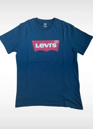 T-shirt Levis bleu marine taille M, brand: Levi's, condition: Very good, size: M, €12.00, €13.30 includes Buyer Protection