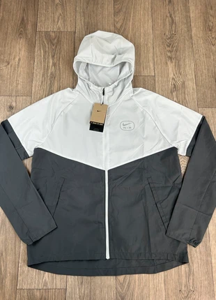 Veste Nike sportswear, brand: Nike, condizioni: Nuovo con cartellino, taglia: M, €60.00, €63.70 include la Protezione acquisti