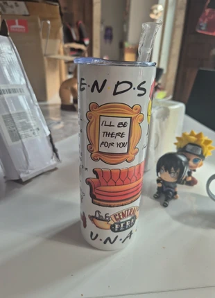 Gros mug isotherme friends, marca: Mug, estado: Novo sem etiquetas, €12.00, €13.30 inclui Proteção do Comprador