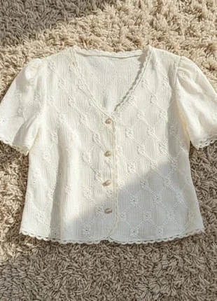 Blouse en dentelle ajourée écru – style romantique chic, marke: Wild & Worn, zustand: Sehr gut, größe: S / 36 / 8, 32,99 €, 35,34 € inklusive Vinted-Käuferschutz