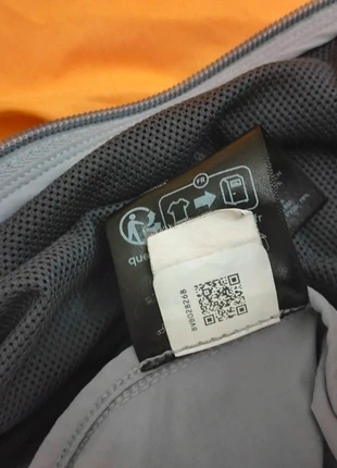 Veste the north face gris, marke: The North Face, zustand: Neu, mit Etikett, größe: XL, 50,00 €, 53,20 € inklusive Vinted-Käuferschutz