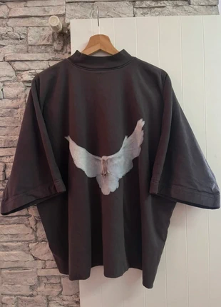 Yeezy x Gap x Balenciaga No Seam Dove Tee size M Gray, marke: Yeezy x Gap, zustand: Neu, größe: M, 145,00 €, 152,95 € inklusive Vinted-Käuferschutz