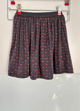 Jupe fleurie fille 8 ans, marque: Gémo, état: Très bon état, taille: 8 ans / 128 cm, 2,00 €, 2,80 € Protection acheteurs incluse