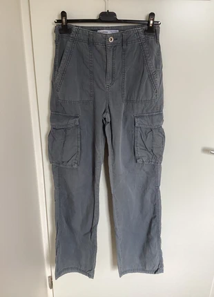 Pantalon cargo gris Berska 34, marca: Bershka, estado: Muy bueno, tamaño: XS / 34 / 6, 7,00 €, 8,05 € Protección al comprador incluida
