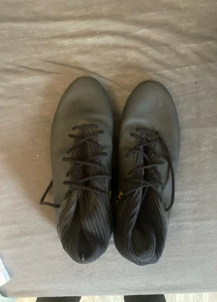 Crampon adidas, marke: adidas, zustand: Sehr gut, größe: 43, 20,00 €, 21,70 € inklusive Vinted-Käuferschutz