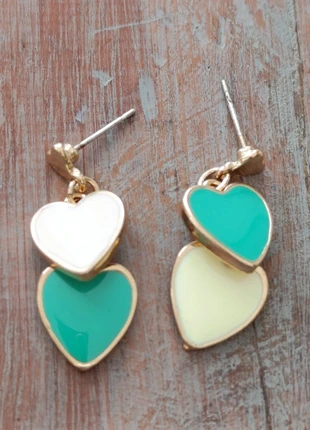Petites boucles d'oreilles vert clair et foncé, état: Neuf sans étiquette, 3,80 €, 4,69 € Protection acheteurs incluse