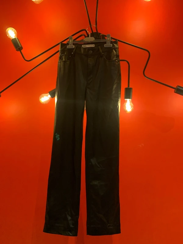 Pantalon femme simili cuir Zara
