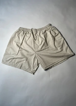 Short Nike blanc solo swoosh bordé XL, marque: Nike, état: Très bon état, taille: XL, 19,00 €, 20,65 € Protection acheteurs (Pro) incluse