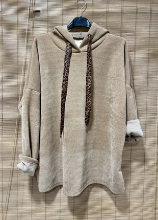Sweat velours camel loose T44, merk: Made In Italy, staat: Heel goed, maat: XXL / 44 / 16, € 21,00, € 22,75 inclusief Kopersbescherming