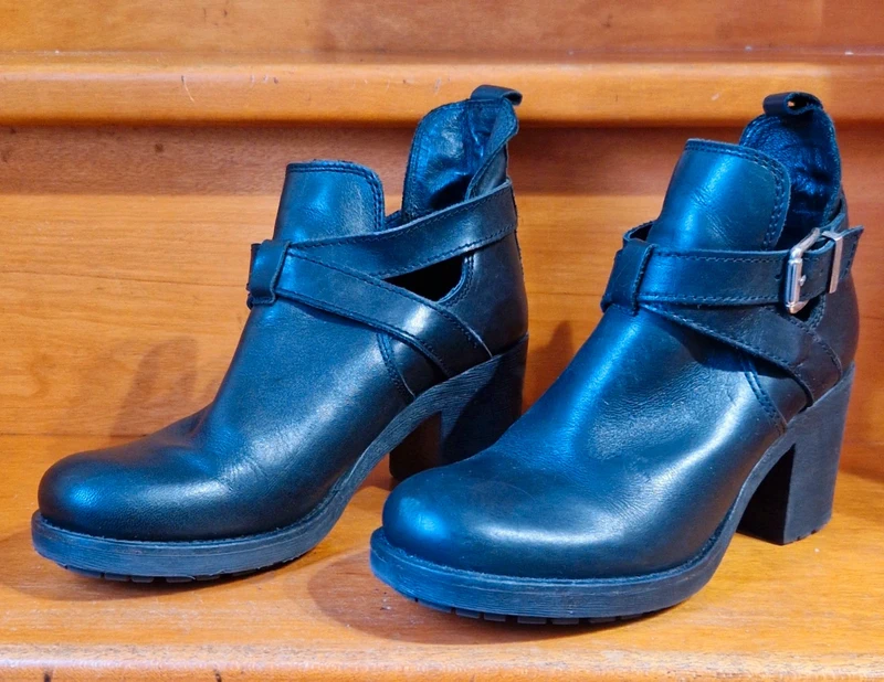 Bottines talon noires cuir