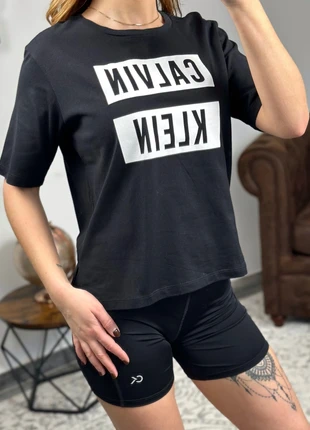 T shirt sport Calvin, merk: Calvin Klein Performance, staat: Heel goed, maat: XS / 34 / 6, € 10,00, € 11,20 inclusief Kopersbescherming