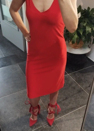 Dopasowana czerwona sukienka, marque: Pretty Girl, état: Bon état, taille: S / 36 / 8, 4,00 €, 4,90 € Protection acheteurs incluse