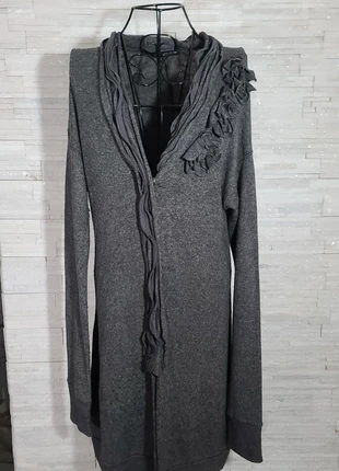 Gilet long à volants La Fée Maraboutée gris taille 40 (L), marke: La Fee Maraboutee, zustand: Sehr gut, größe: L / 40 / 12, 22,00 €, 23,80 € inklusive Vinted-Käuferschutz