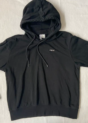 Schwarzer Hoddie, marque: H&M, état: Très bon état, taille: S / 36 / 8, 7,00 €, 8,05 € Protection acheteurs incluse