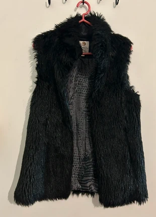 Colete de Pêlo Bershka tam. S 🖤, marque: Bershka, état: Neuf sans étiquette, taille: S / 36 / 8, 10,00 €, 11,20 € Protection acheteurs incluse