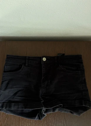 Pantaloncini neri H&M, marque: H&M, état: Très bon état, taille: XXXS / 30 / 2, 4,00 €, 4,90 € Protection acheteurs incluse