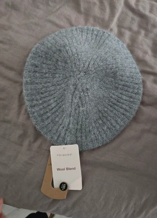 Baret muts, merk: Primark, staat: Nieuw met prijskaartje, maat: Universele maat, € 2,00, € 2,80 inclusief Kopersbescherming