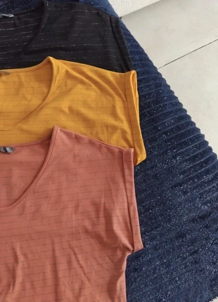 Lot de trois hauts femme avec liseré brillant, marque: Zeeman, état: Neuf sans étiquette, taille: M / 38 / 10, 6,00 €, 7,00 € Protection acheteurs incluse