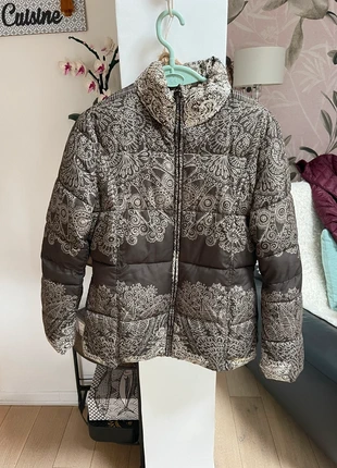 Doudoune Desigual, marque: Desigual, état: Neuf sans étiquette, taille: L / 40 / 12, 30,00 €, 32,20 € Protection acheteurs incluse