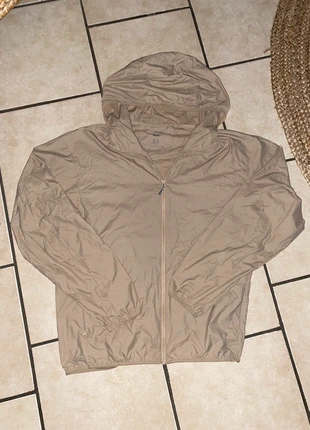 Parka Uniqlo Protection UV, marca: Uniqlo, estado: Muito bom, tamanho: XS, €18.50, €20.13 inclui Proteção do Comprador