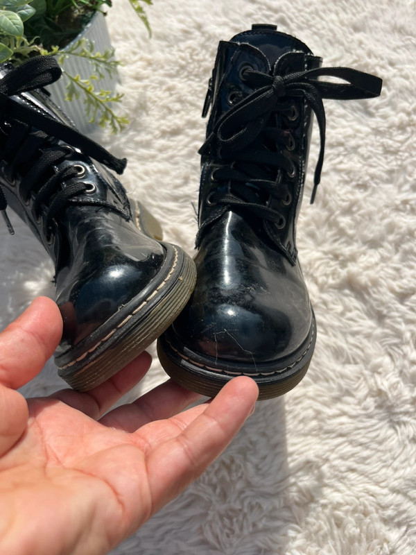 Boots, chaussures montantes style Doc Martens - photo numéro 6
