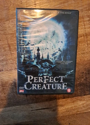 Perfect creature, staat: Heel goed, € 1,00, € 1,75 inclusief Kopersbescherming