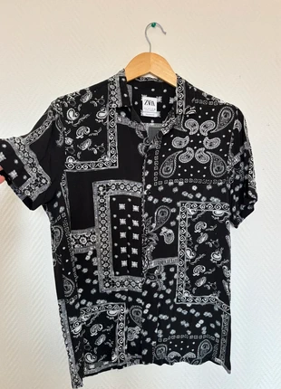 Chemise motifs bandana, marque: Zara, état: Très bon état, taille: S, 8,00 €, 9,10 € Protection acheteurs incluse