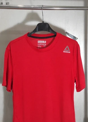 T-shirt Reebok, brand: Reebok, condizioni: Ottime, taglia: M, €6.99, €8.04 include la Protezione acquisti