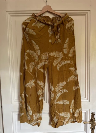 Culotte Palazzo Pants mit Leaf Print, marque: H&M, état: Très bon état, taille: S / 36 / 8, 5,00 €, 5,95 € Protection acheteurs incluse