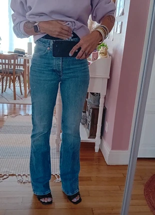 Jean flare Zara, marque: Zara, état: Très bon état, taille: XS / 34 / 6, 8,00 €, 9,10 € Protection acheteurs incluse