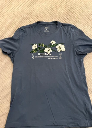 T-shirt reebok, brand: Reebok, condizioni: Ottime, taglia: L, €5.00, €5.95 include la Protezione acquisti