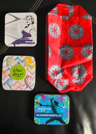 Lot de 3 boites de transports et une trousse
hygiène femme, marque: Always, état: Neuf avec étiquette, 5,00 €, 5,95 € Protection acheteurs incluse
