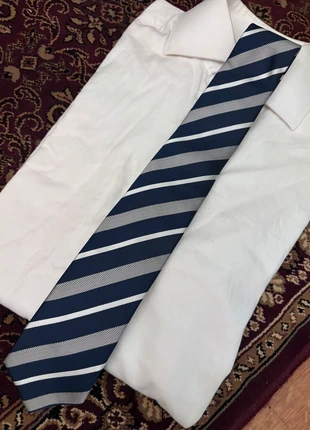 Cravate à rayures blanche et bleu argenté, brand: Vintage Dressing, condizioni: Ottime, €5.00, €5.95 include la Protezione acquisti Pro