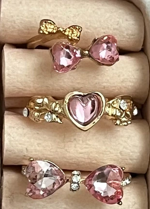 Süße Ringe Mit schleifen, merk: Shein, staat: Heel goed, maat: 50.6 mm / 16.1 mm Ø, € 2,00, € 2,80 inclusief Kopersbescherming