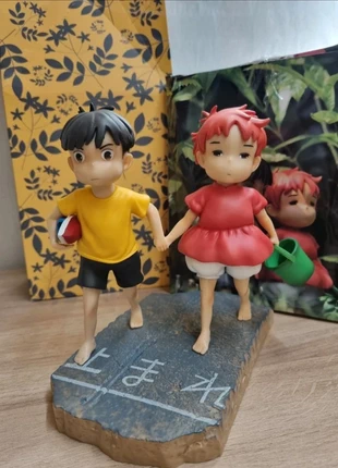 Figura Ponyo y Sosuke Ponyo en el acantilado Studio Ghibli, estado: Nuevo sin etiquetas, tamaño: 12-18 meses / 80 cm, 36,00 €, 38,50 € Protección al comprador incluida