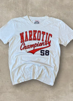 T-shirt Narko Tic style universitaire - Taille L/XL, marke: Narkotic, zustand: Gut, größe: XL, 19,90 €, 21,60 € inklusive Vinted-Käuferschutz