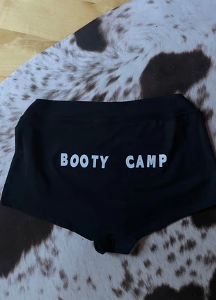 Micro Shorts „Booty Camp" black/ Micro Pants in Schwarz mit Aufdruck am Po, marke: bootycamp, zustand: Neu, größe: M / 38 / 10, 19,00 €, 20,65 € inklusive Vinted-Käuferschutz