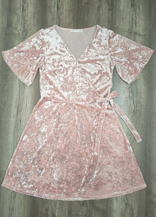 🌸 Soft Pink Crushed Velvet Wrap Dress – Size M 🌸, marca: Sfera, estado: Muy bueno, tamaño: M / 38 / 10, 12,00 €, 12,60 € Protección al comprador incluida
