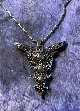 Pendentif Gothic - Skylord of Bones – Le Totem Couronné (Air – Samhain), état: Très bon état, 4,90 €, 5,85 € Protection acheteurs (Pro) incluse