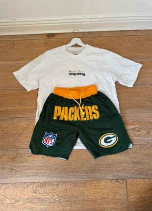 Packers shorts + tee and gold chain, condition: Very good, size: S, €25.00, €26.95 includes Buyer Protection