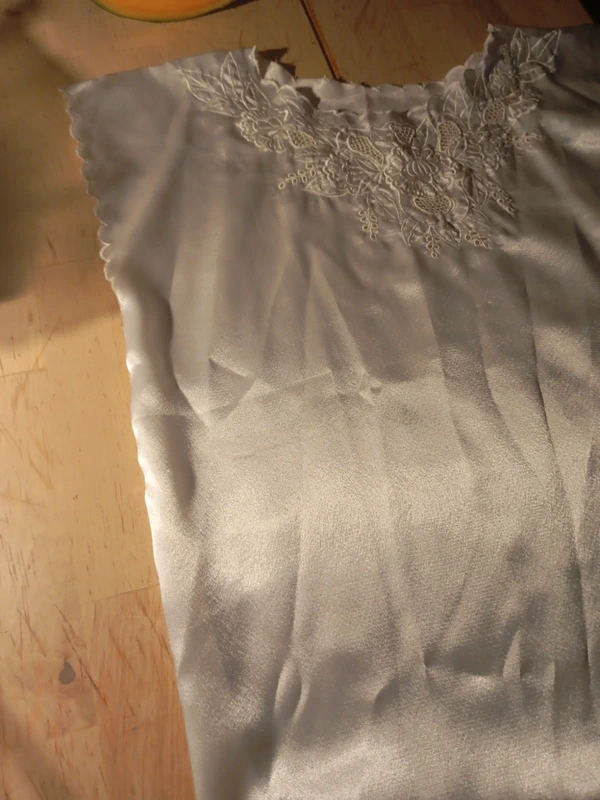 Top vintage en satin blanc - photo numéro 3
