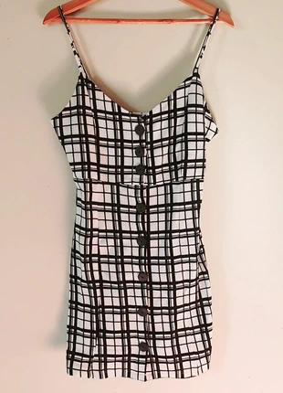 Robe noire et blanche à carreaux, marca: ardene, estado: Novo sem etiquetas, tamanho: M / 38 / 10, €4.00, €4.90 inclui Proteção do Comprador