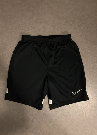 Short Nike Noir, brand: Nike, condition: Very good, size: 12 years / 152 cm, €6.00, €7.00 includes Buyer Protection