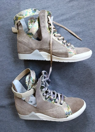 Chaussures basket montantes compensées Khrio taille 40, marque: KHRIO', état: Neuf sans étiquette, taille: 40, 22,00 €, 23,80 € Protection acheteurs incluse